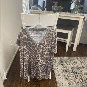 Leopard Print V-Neck Short Sleeve Top